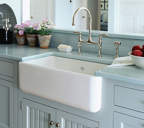 how-to-install-fireclay-farmhouse-sink