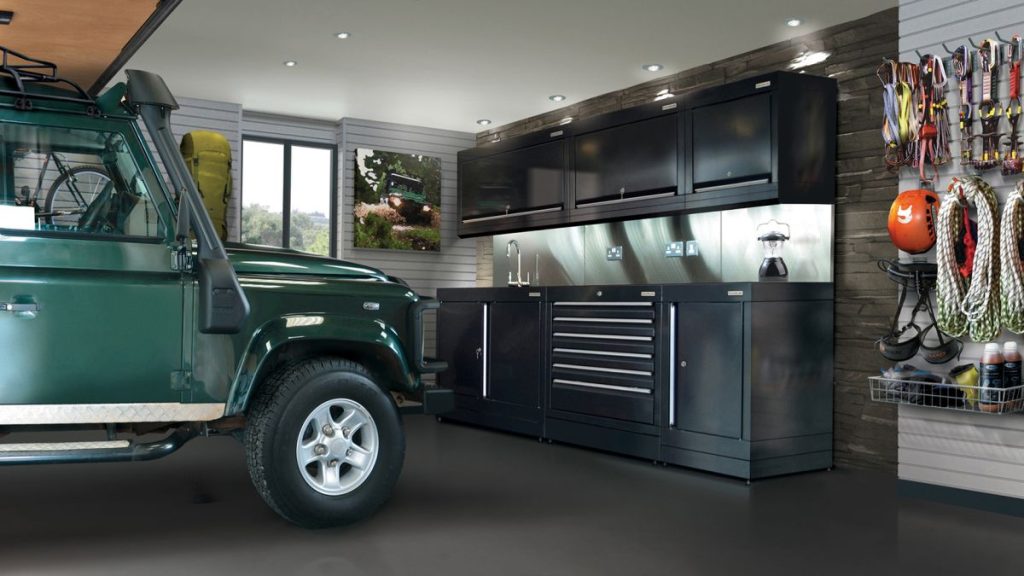 How to Store Furniture in a Storage Unit or Garage? A Definitive Guide